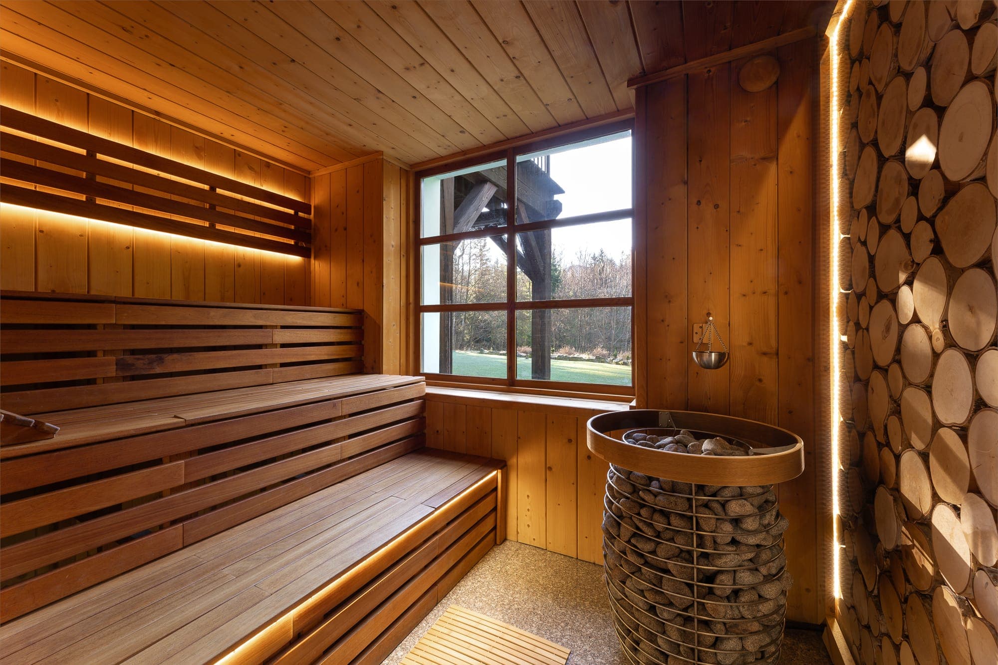 Wnętrze sauny suchej w Leśnym SPA